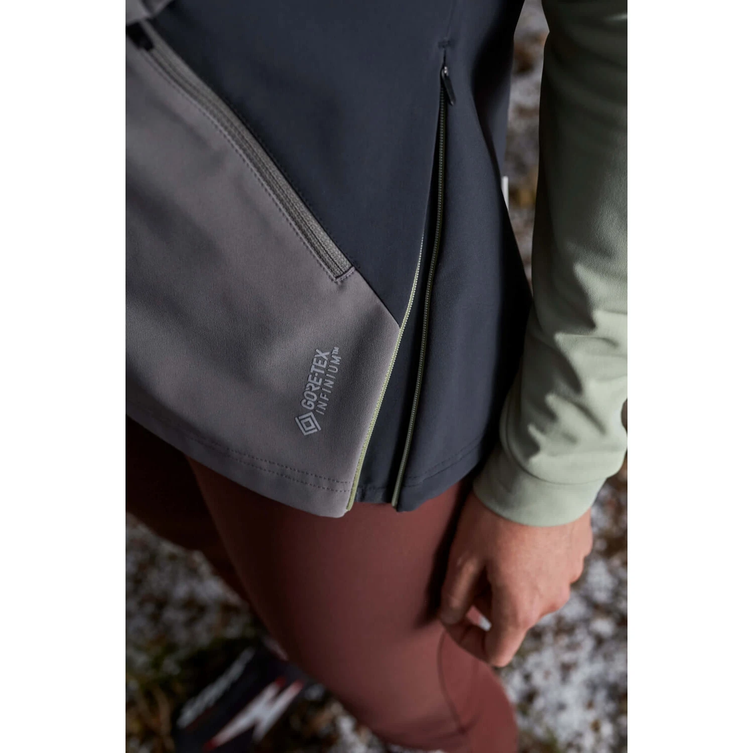 Maloja AlpendohleM. Damen Kapuzenjacke - Squirrel 8451 4 Maloja AlpendohleM. Damen Kapuzenjacke - Squirrel 8451 – Bild 4