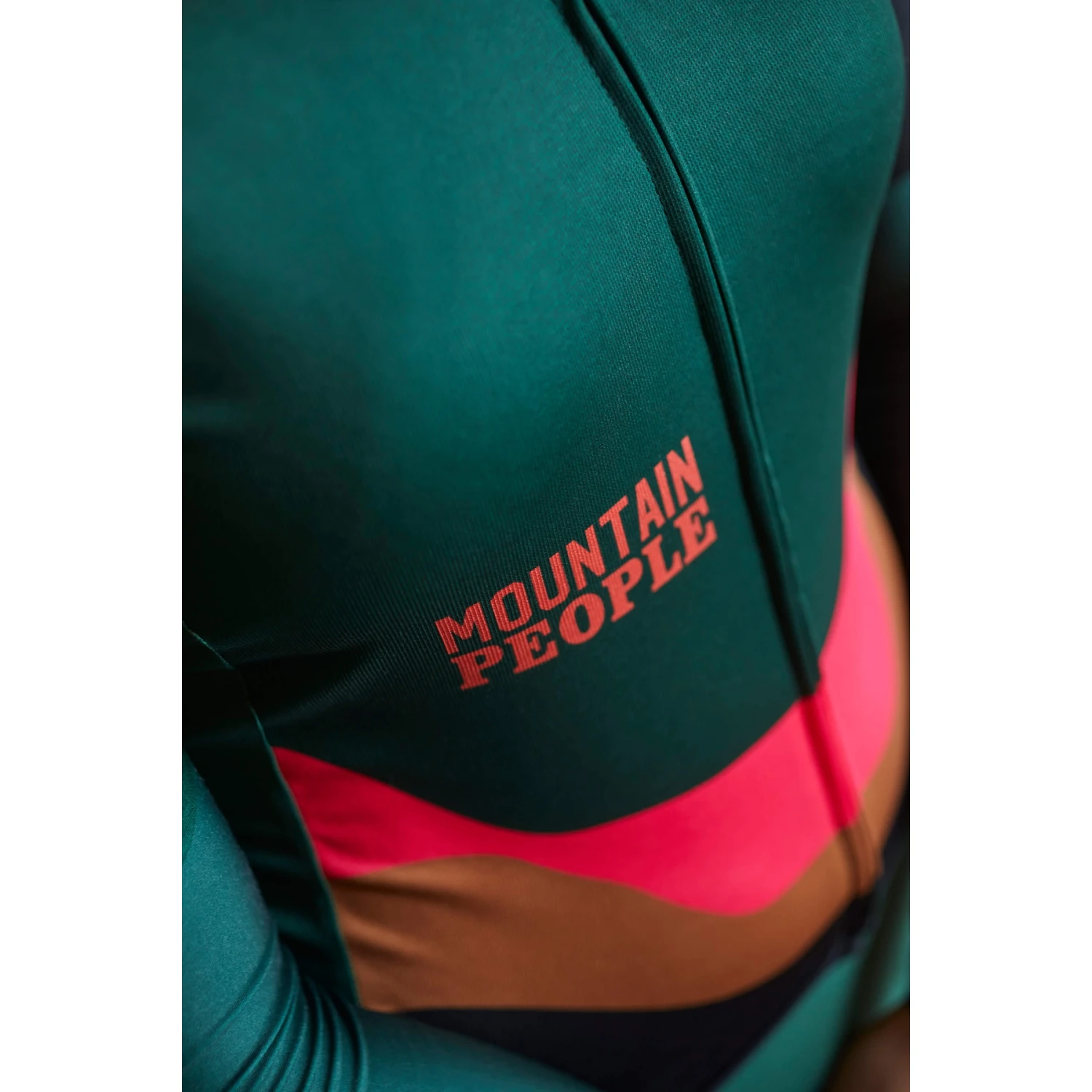 Maloja AmiataM. 1/2 Roadbike Damentrikot - Midnight Rainbow 8746 11 Maloja AmiataM. 1/2 Roadbike Damentrikot - Midnight Rainbow 8746 – Bild 11