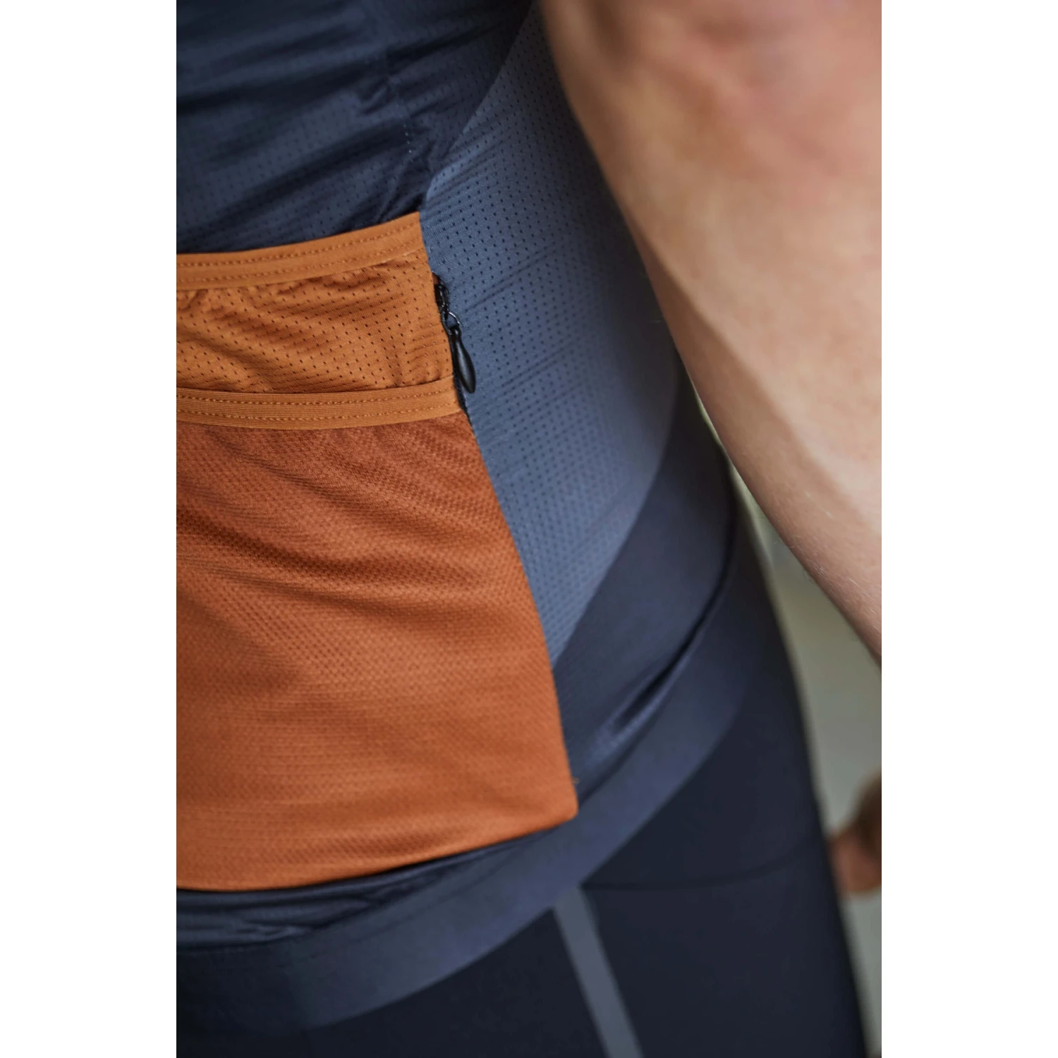 Maloja PaulM. 1/2 Gravel Race Trikot - Moonless 0817 7 Maloja PaulM. 1/2 Gravel Race Trikot - Moonless 0817 – Bild 7